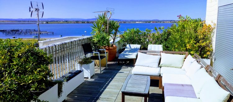 la grande Terrasse du Front de Mer location de vacances à la semaine ou au mois sur la plage de Palavas
