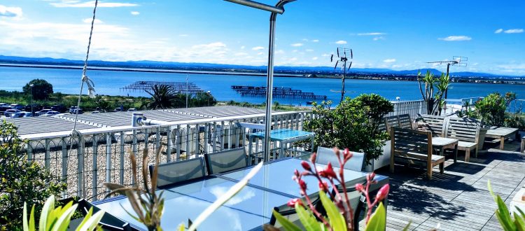 Vue de la grande terrasse du Front de Mer location de vacances à la semaine ou au mois sur la plage de Palavas